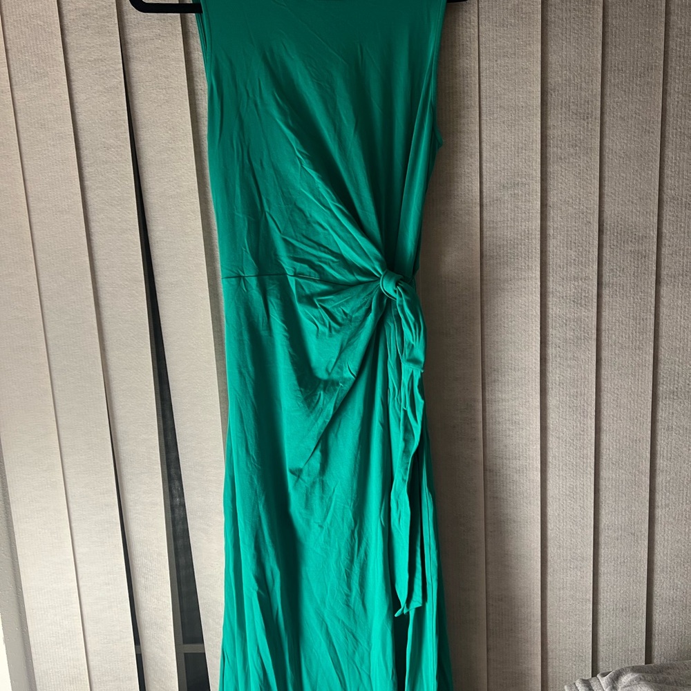 Elegant Green Sleeveless Dress